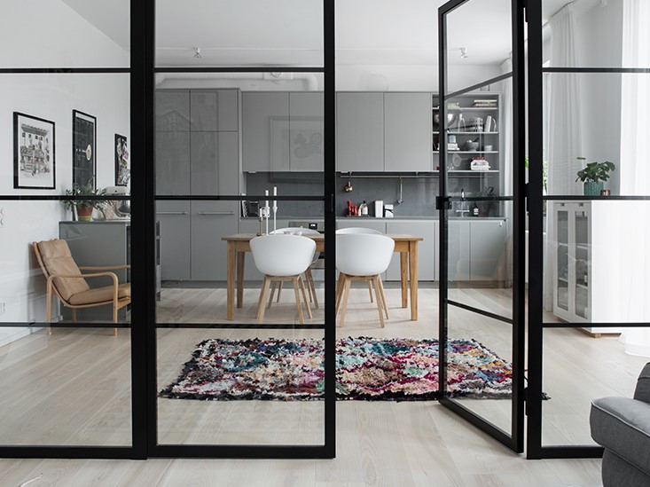 rumsavdelare i glas och aluminium