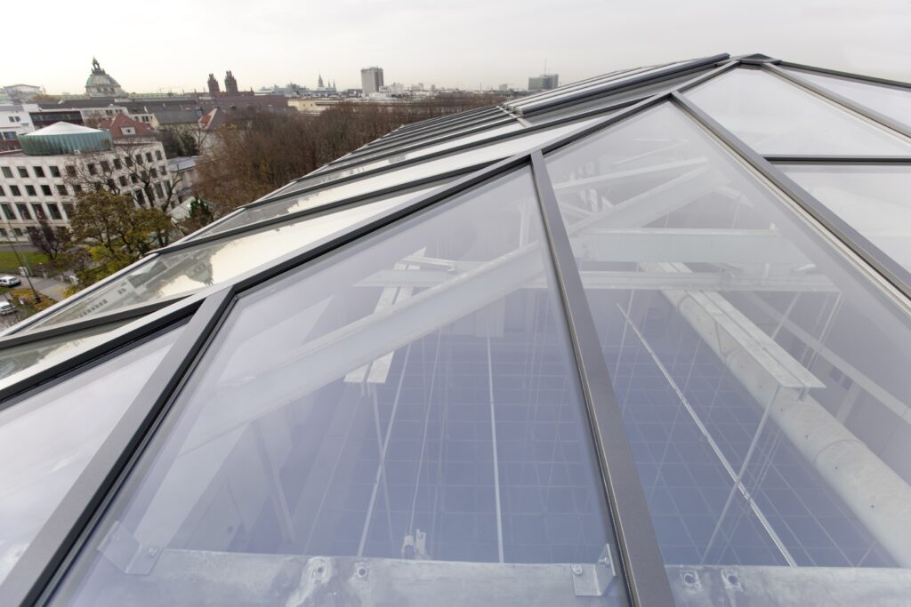 Glastak och aluminium